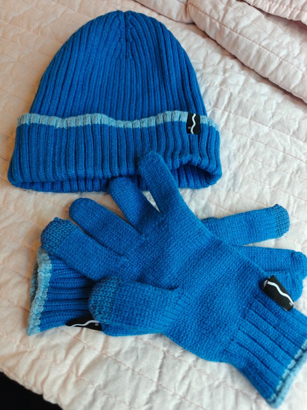 Crayola x Kohls Electric Blue Knit Beanie Hat & Touchscreen Gloves 2-Piece Set